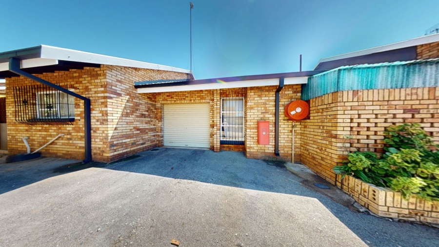 28 Bedroom Property for Sale in Kannoniers Park North West